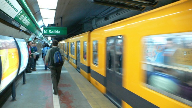 Buenos_Aires_-_Subte_-_Facultad_de_Medicina_4