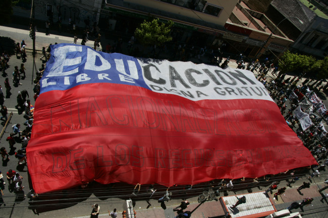 09 Noviembre de 2011/  VALPARAISO

 Con incidentes finaliza marcha estudiantil convocada por diferentes agrupaciones en demanda por la reforma estudiantil 

FOTO:CRISTIAN OPAZO